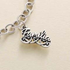 Familia Charm