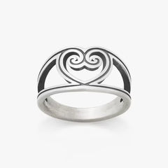 Traced Lines Heart Ring